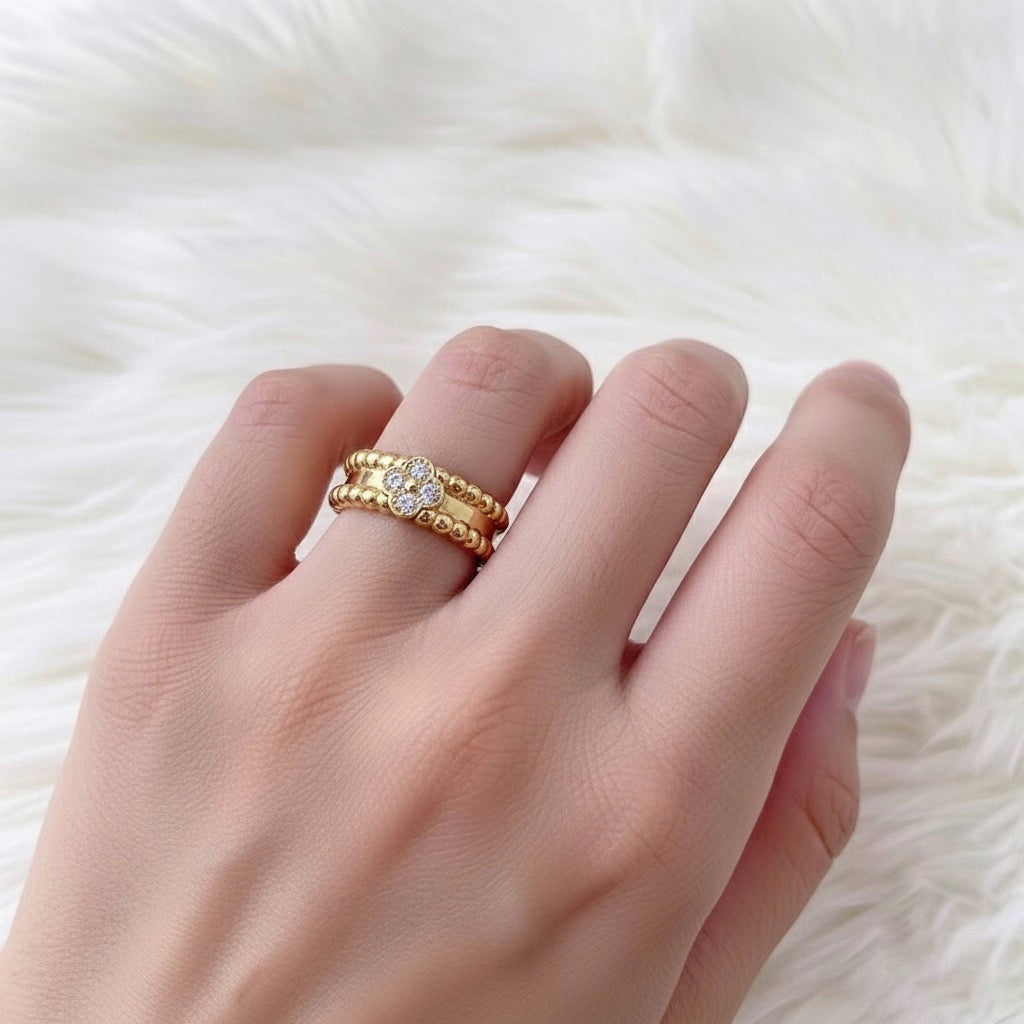 Clover Ring