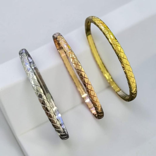 Quilted Pattern Gold Bangle