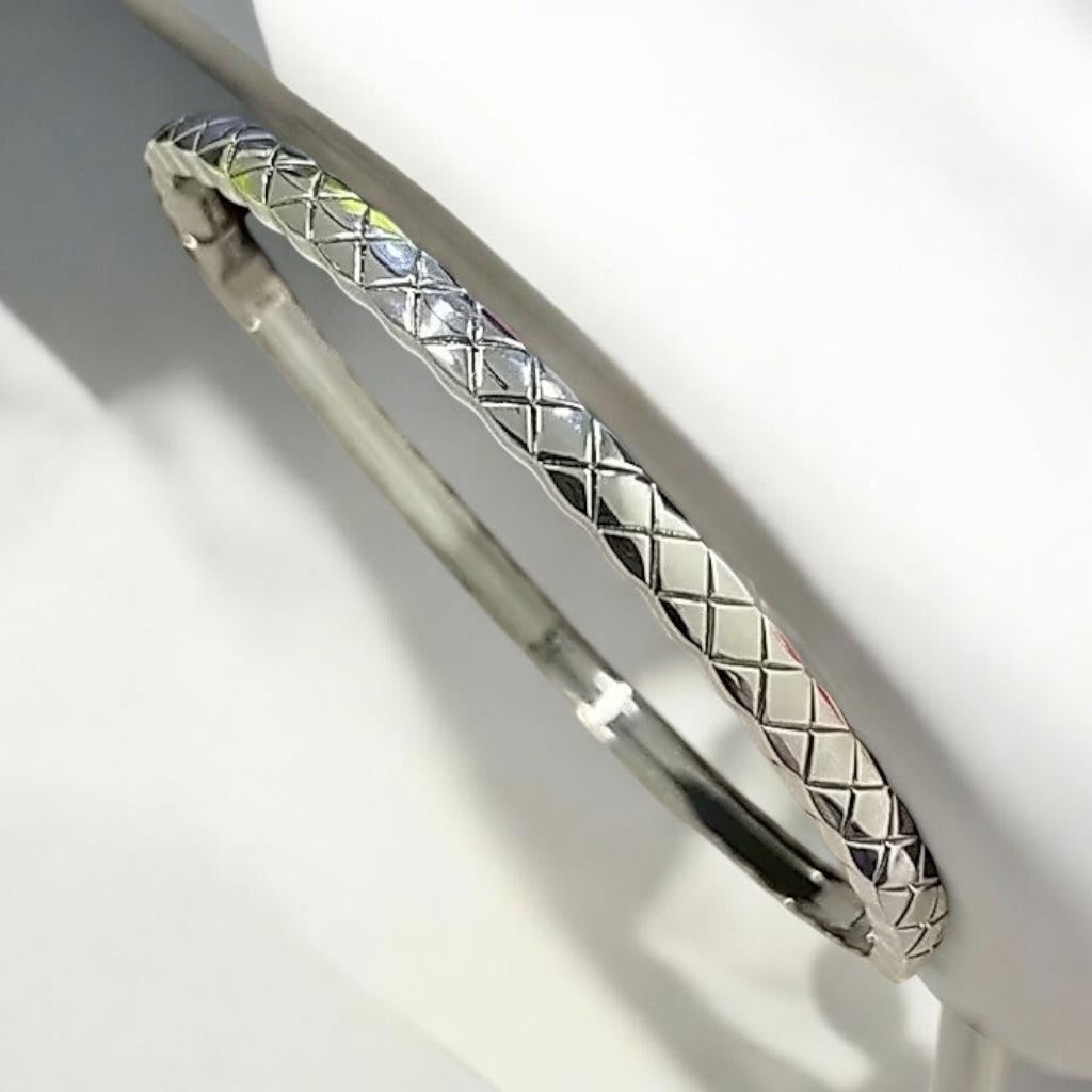 Quilted Pattern Gold Bangle