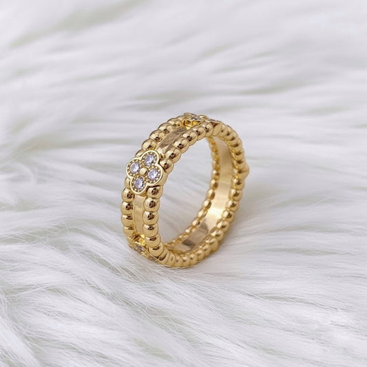 Clover Ring