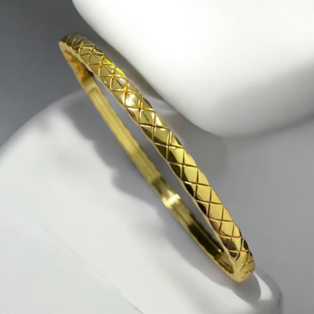 Quilted Pattern Gold Bangle